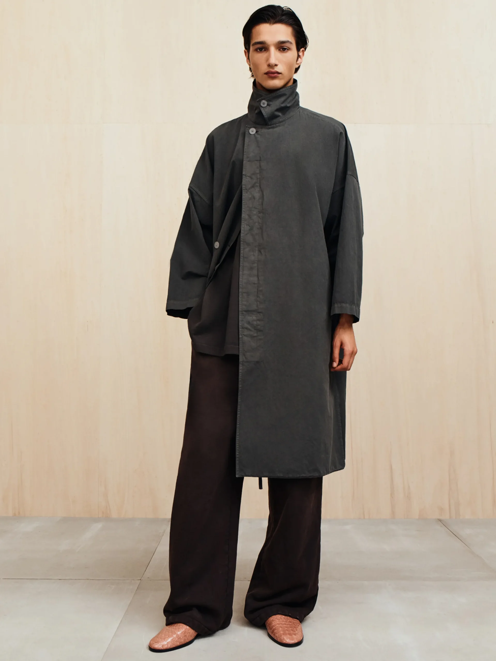 Garment-Dyed Cropped Sleeve Car Coat