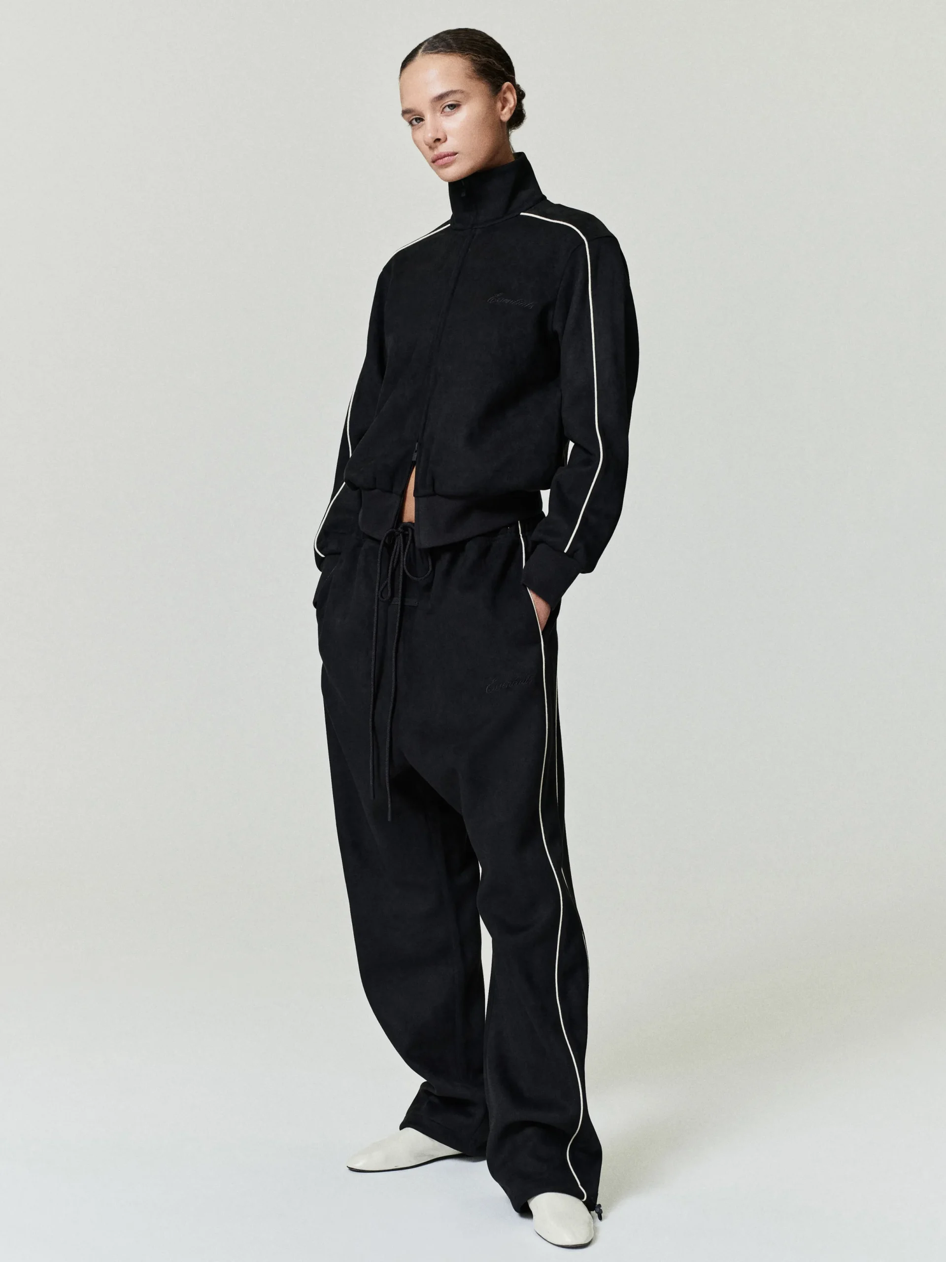 Suede Fleece Signature Relaxed Pant